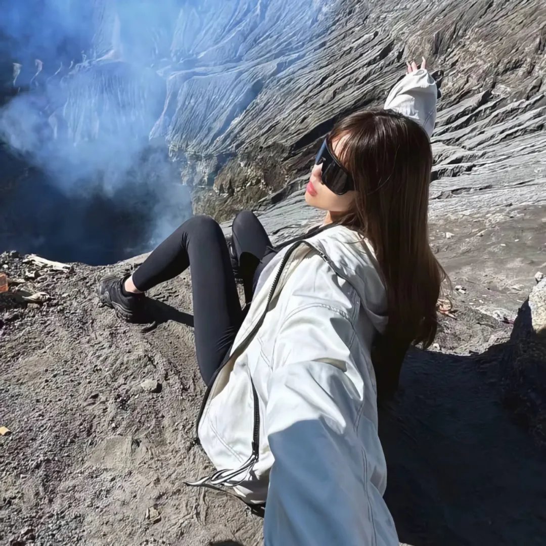 陆少夫人带崽下山了